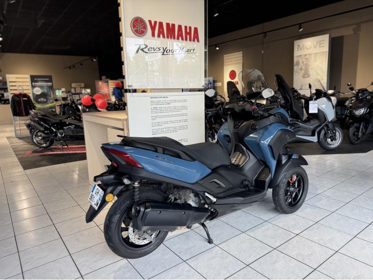 YAMAHA TRICITY 300